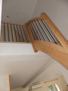 Barrière escalier - balustres métalliques verticales