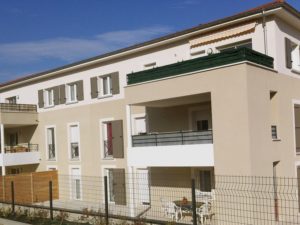Immeuble à Saint Pierre de Boeuf - Menuiseries aluminium et volets roulants
