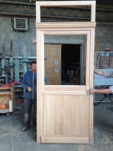 Fabrication porte en chêne avec imposte vitré sur le haut