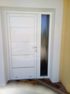 Porte d'entrée en aluminium - panneau de chez Aluporta