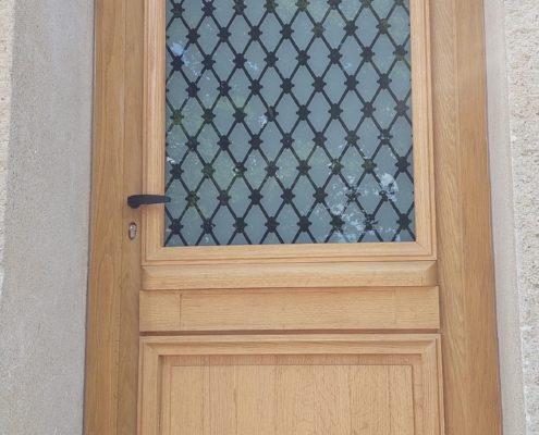 Porte d'entrée en chêne avec vitrage feuilleté imitation gris